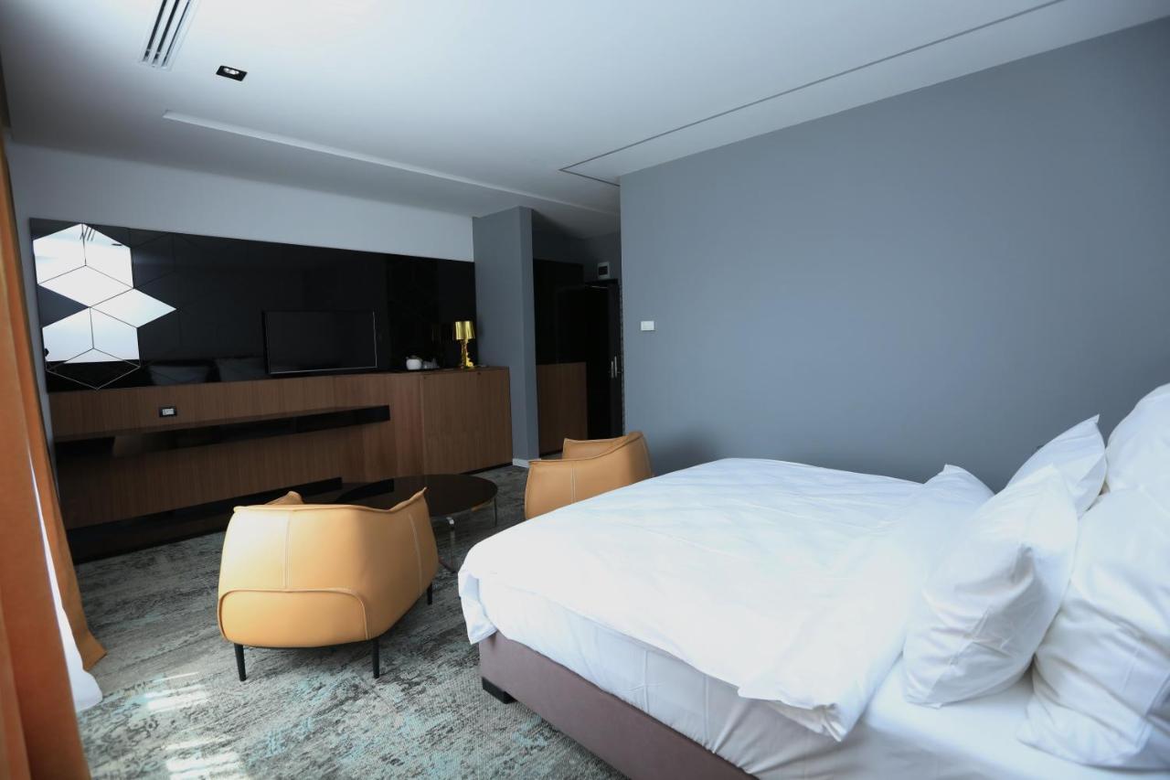 Valentino Rooms Focsani Ngoại thất bức ảnh