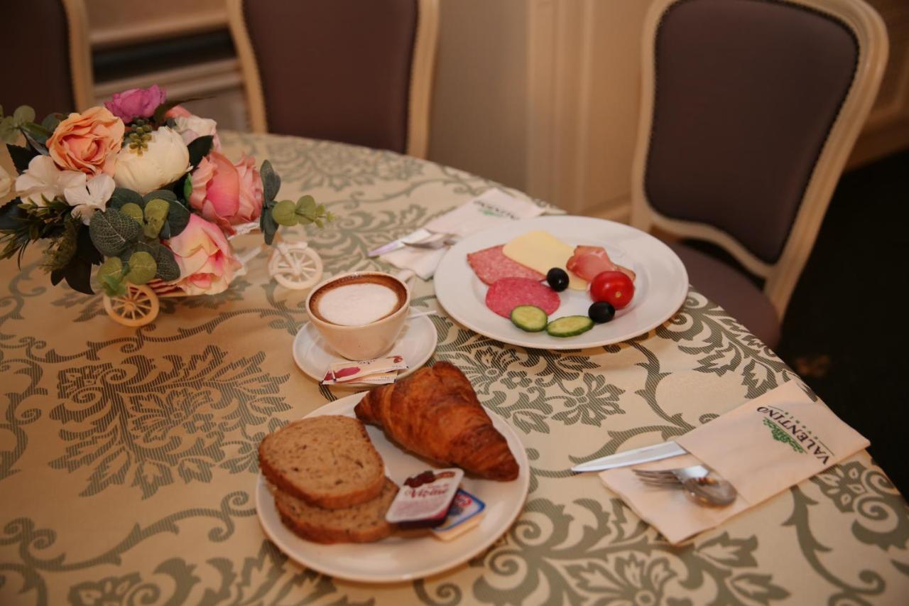 Valentino Rooms Focsani Ngoại thất bức ảnh