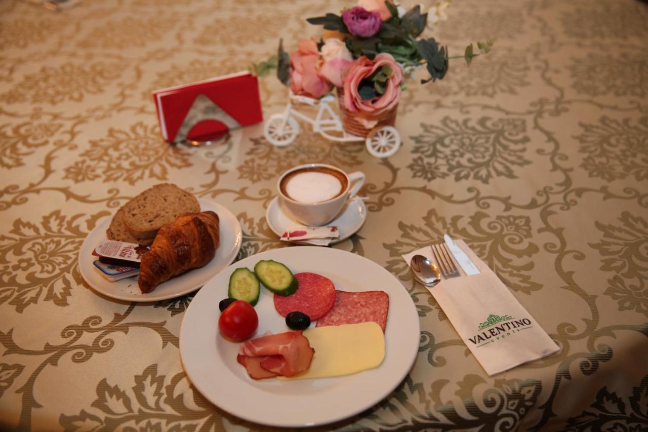 Valentino Rooms Focsani Ngoại thất bức ảnh